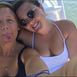 Meet your Posher, Caroline